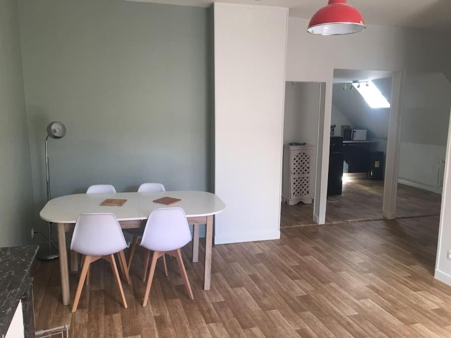 Appartement Avec Parking Proche Cathedrale Bourges Exterior photo